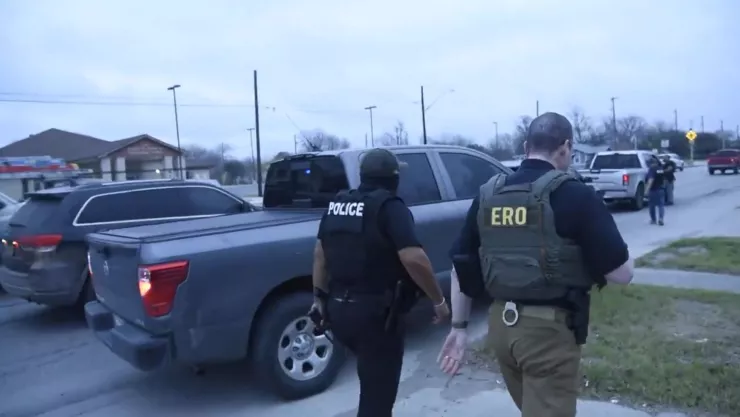 El ICE detuvo a inmigrantes en San Antonio, Texas.