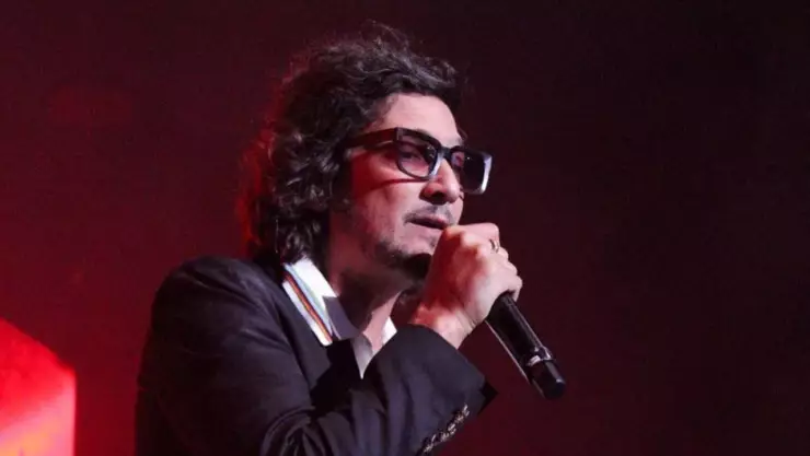 León Larregui