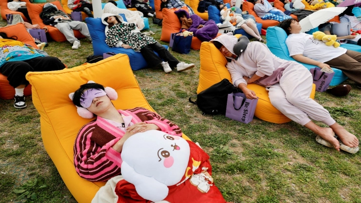 Concurso de siesta reparadora revela crisis de sueño en Corea del Sur