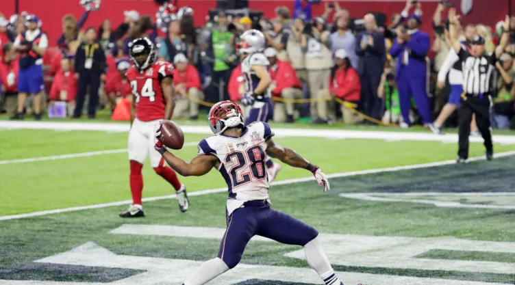 James White anota td en el Super Bowl LVI