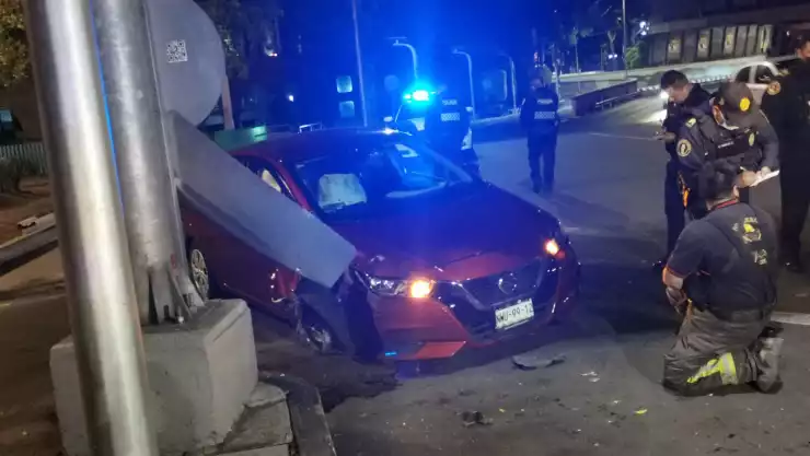 CHOQUE CONTRA POSTE.jpeg