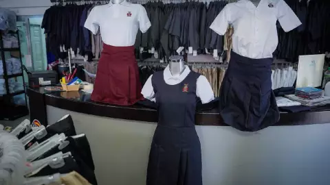Así es la venta de uniformes y útiles escolares en el centro histórico