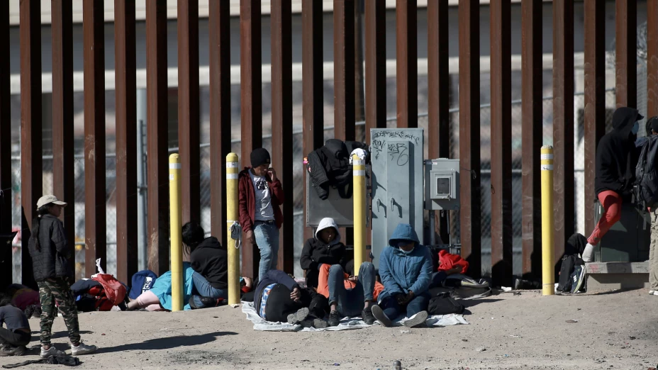 Migrantes en frontera entre México y EU.