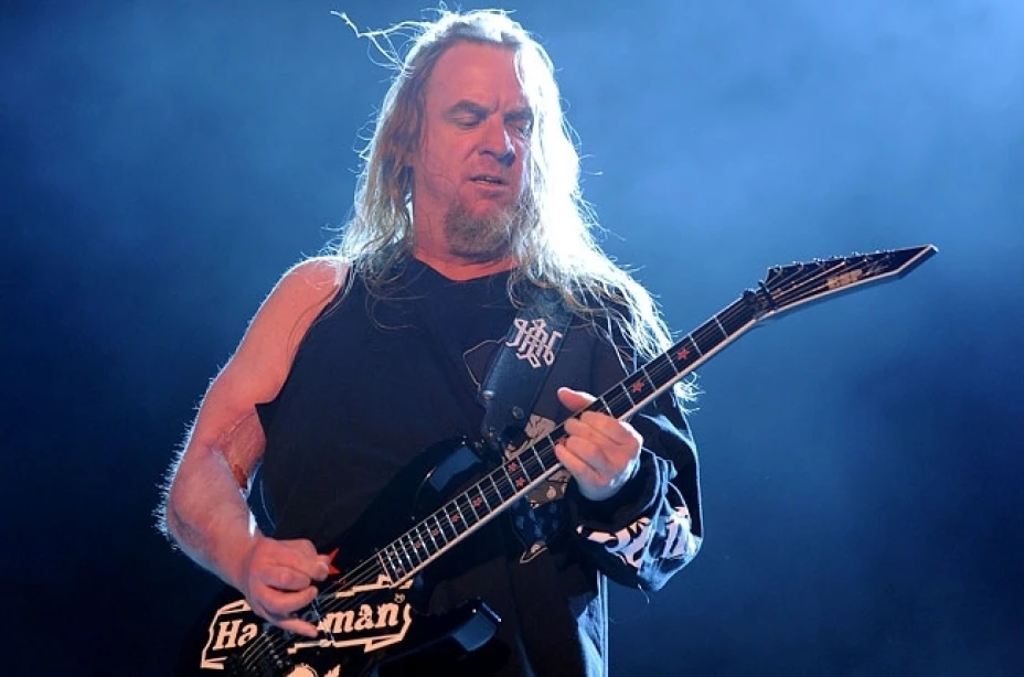 El guitarrista de Slayer, Jeff Hanneman, falleció el jueves, víctima de una falla en el hígado