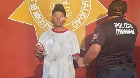 Sujeto es DETENIDO en Motul por presunta posesión de arma blanca y sustancias ilícitas