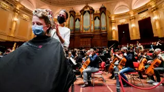 Museos de Holanda abren sus puertas como protestas por el confinamiento.