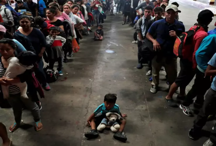 Migrantes de Cuba, Venezuela y Honduras reciben cobijo en albergue de Mexicali a la espera de asilo político en EU| VIDEO