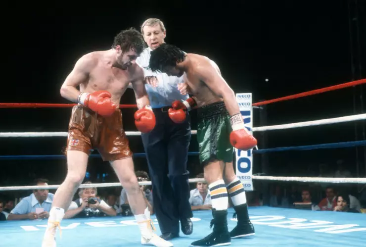 Manos de Piedra Durán cerca de ser noqueado