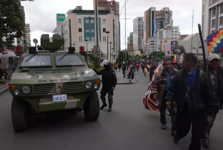 Números de emergencia de la Embajada de México en Bolivia tras golpe de Estado