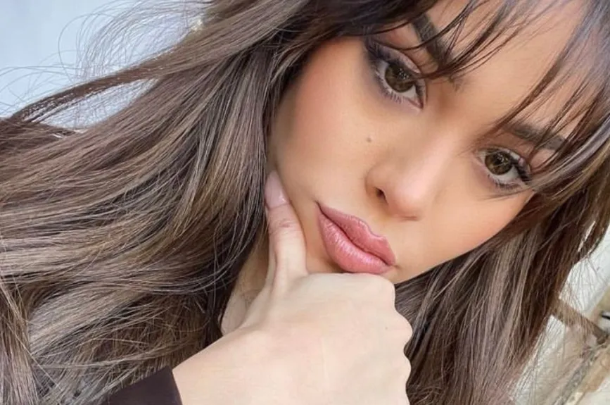 Danna Paola selfie.jpg