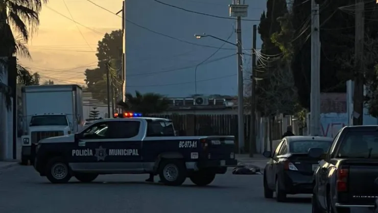 Abandonan cuerpo en Plaza Las Brisas Tijuana