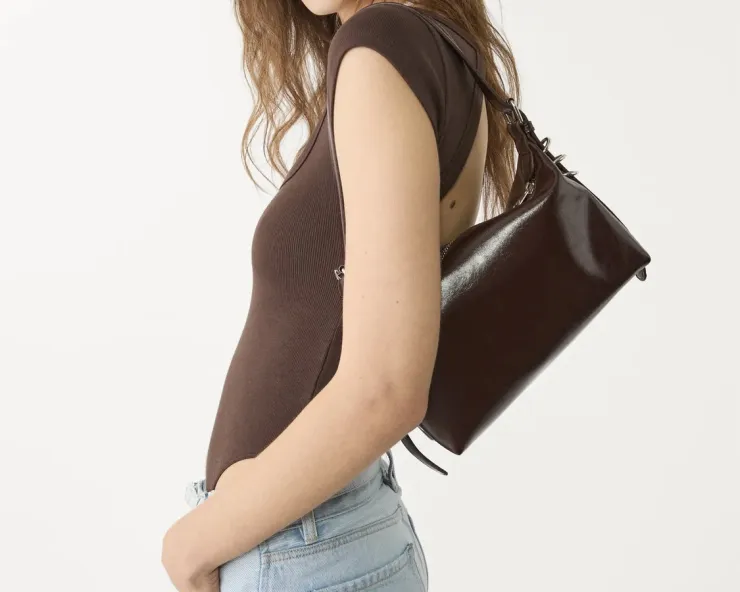 Bolso de hombro con asa corta