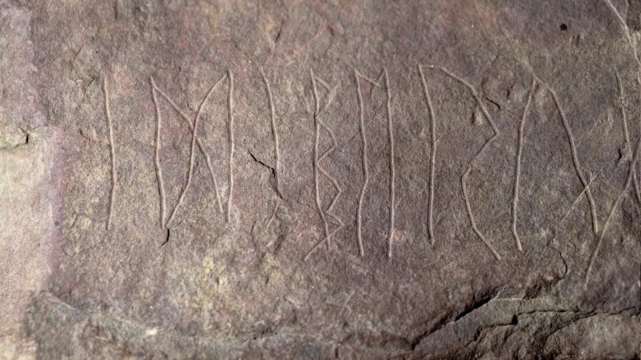 Estela hallada en Tyrifjorden, Noruega.