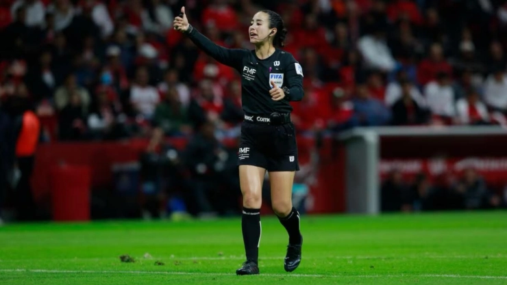 quien-es-katia-itzel-garcia-mendoza-la-primera-arbitra-central-mexicana-en-un-mundial