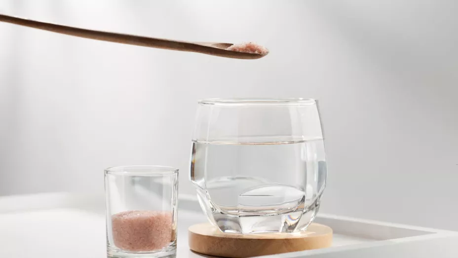 Salud Esto es lo que puede pasar si bebes agua con sal