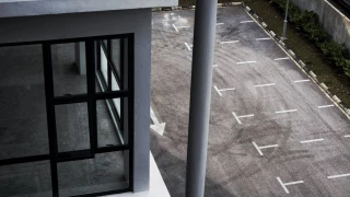 Niño muere tras ser atropellado en estacionamiento.png