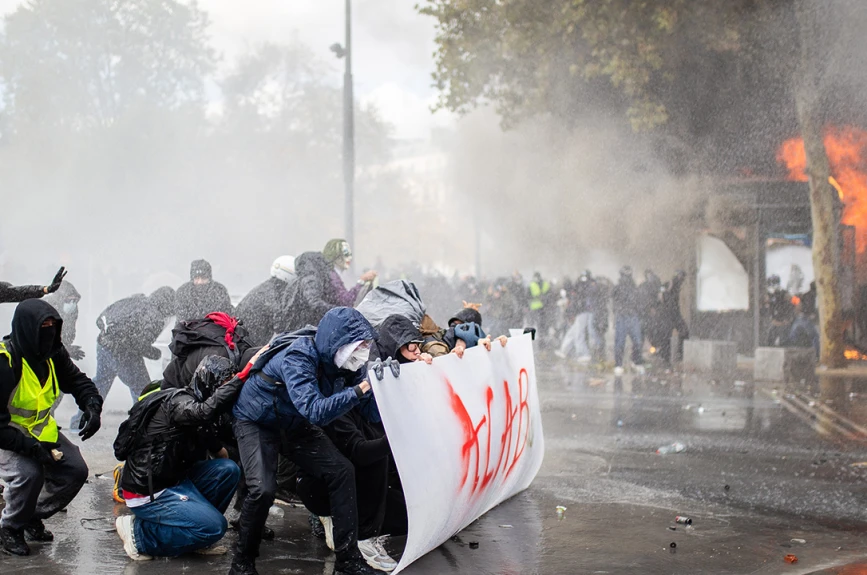 francia_protestas_estudiantes_desmanes.jpg
