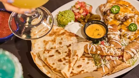 una vista de los deliciosos platillos que ofrece la tienda. 