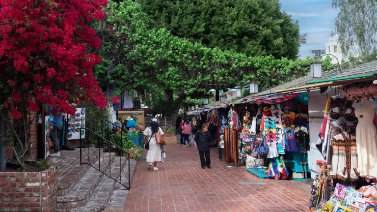 La calle Olvera es la más antigua de Los Ángeles pero hoy en día se encuentra como un lugar fantasma