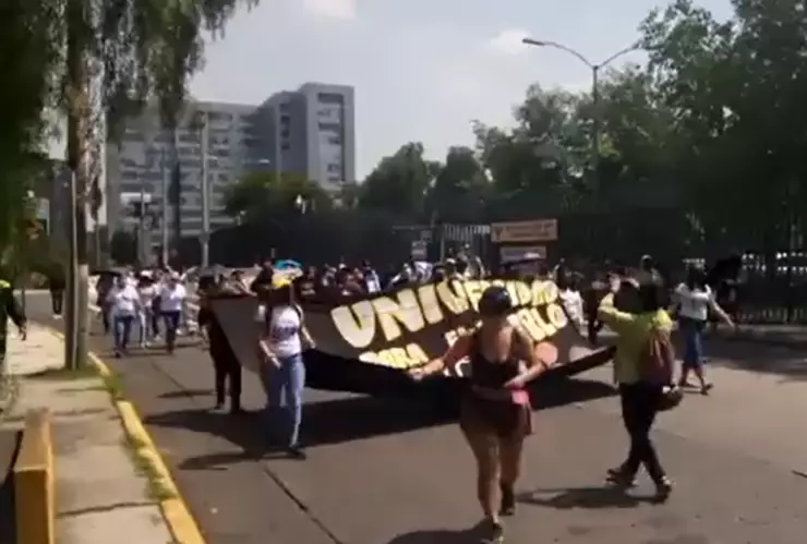 Manifestación de jóvenes rechazados por la UNAM