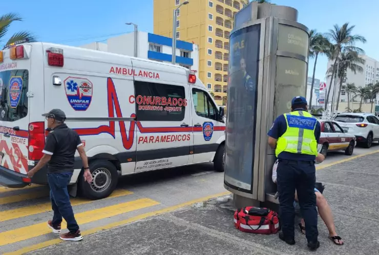 Atendien a personas lesionada durante accidente.