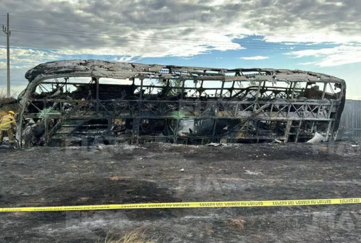 Así terminó el autobús tras accidente en Maxipista Mazatlán-Culiacán