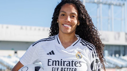 Yasmim Ribeiro con el Real Madrid.jpg
