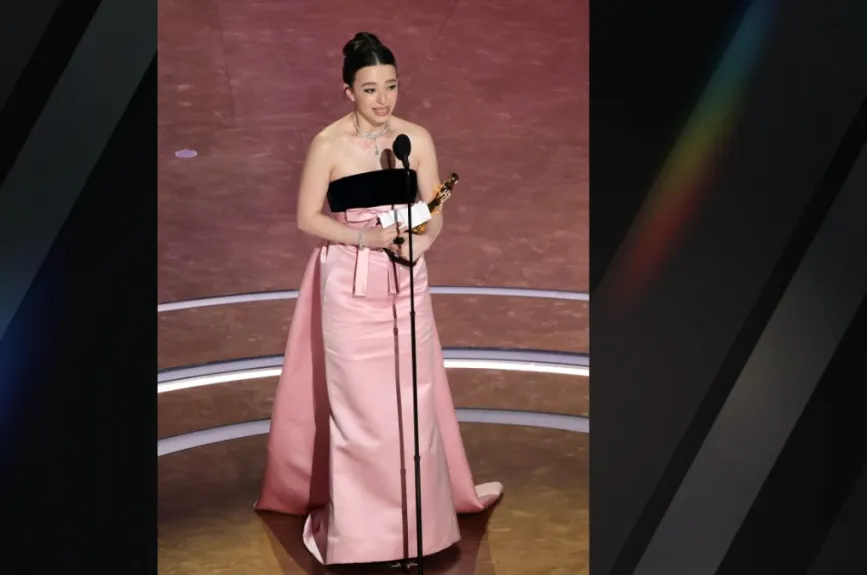 Mikey Madison se llevó el Premio Oscar como Mejor Actriz, por su trabajo en ‘Anora’. | Foto: Kevin Winter/Getty Images