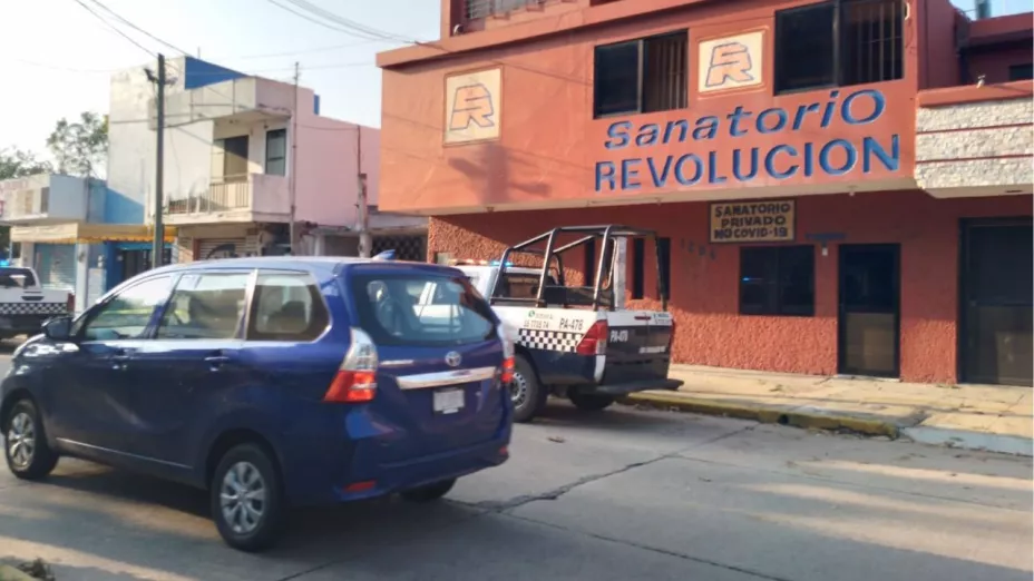 Médico balea a niño