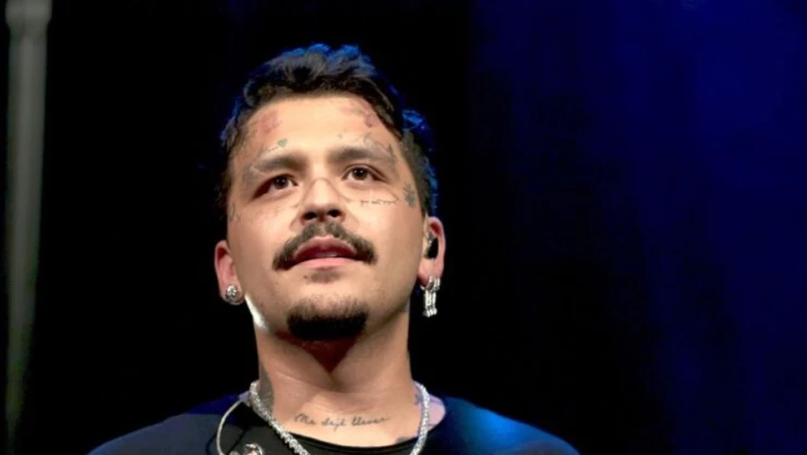 Christian Nodal rompe silencio relación Ángela Aguilar