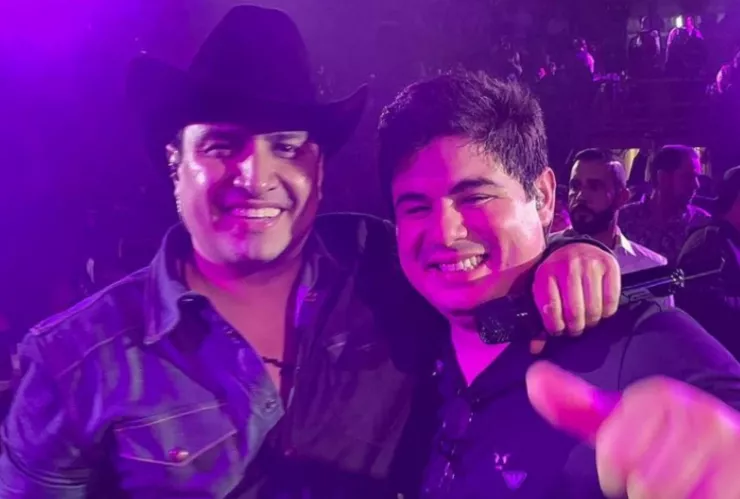 Julión Álvarez y Alfredo Olivas