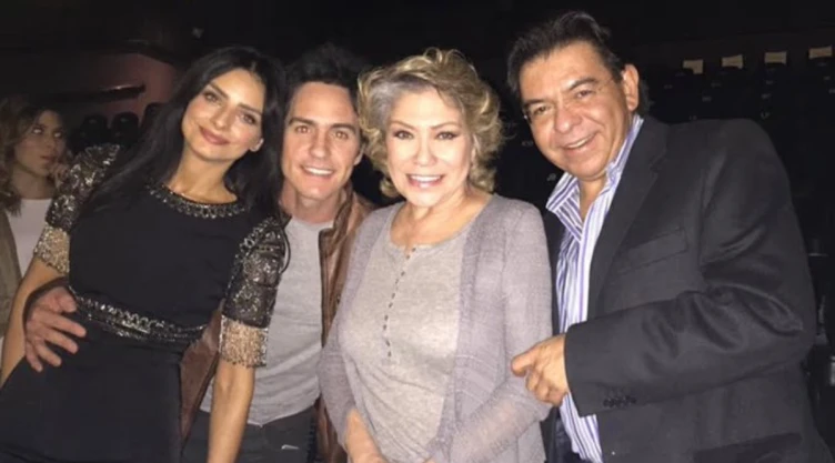 señoraguilera-aislinnderbez.png