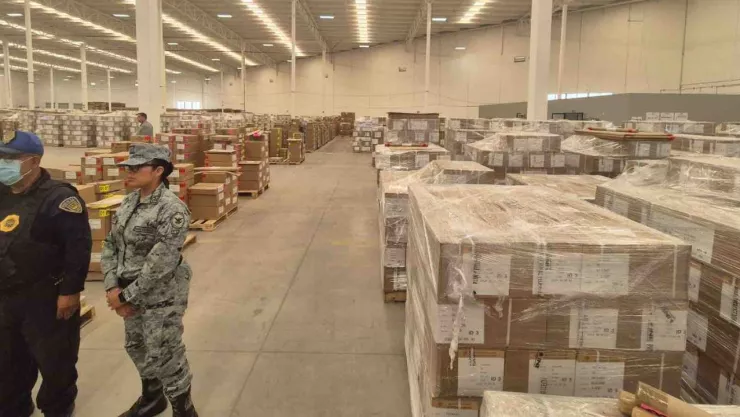 INE comienza con la distribución de 317 millones de boletas electorales y material electoral