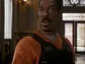 Te contamos por qué a Eddie Murphy lo atraparon con una chica trans y qué hacía con ella. (Escenas de la película ‘El negociador’ por Azteca 7)