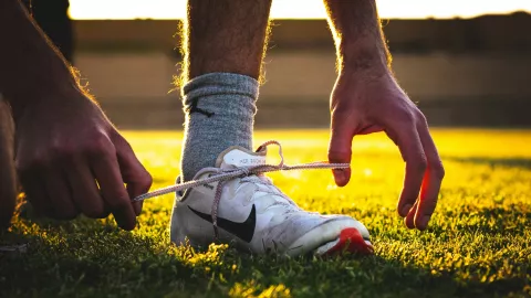 Deberás ajustar correctamente los tenis de futbol