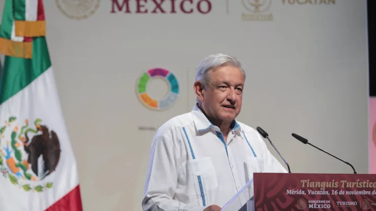 AMLO TIANGUIS.jpg