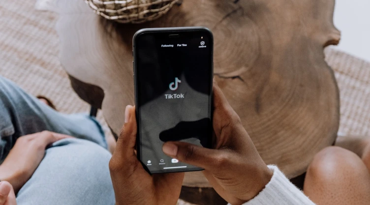 ataques a escuelas fbi tiktok