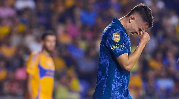 Álvaro Fidalgo falla en el Tigres vs América Apertura 2024