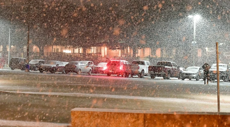 Nieve en las calles de San Antonio, Texas