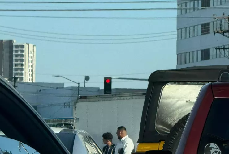 Choque en bulevar Agua Caliente en Tijuana genera tránsito pesado