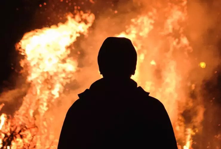 Hombre quema viva a una mujer en Saltillo; era su pareja