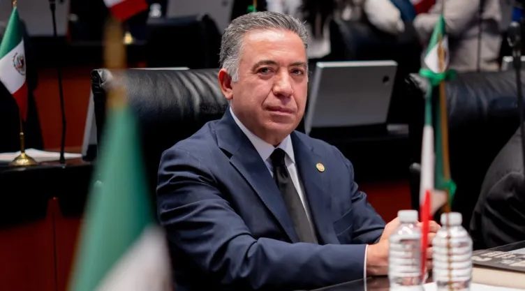 Inzunza minimiza 23 firmas de ciudadanos para su desafuero en el Senado.