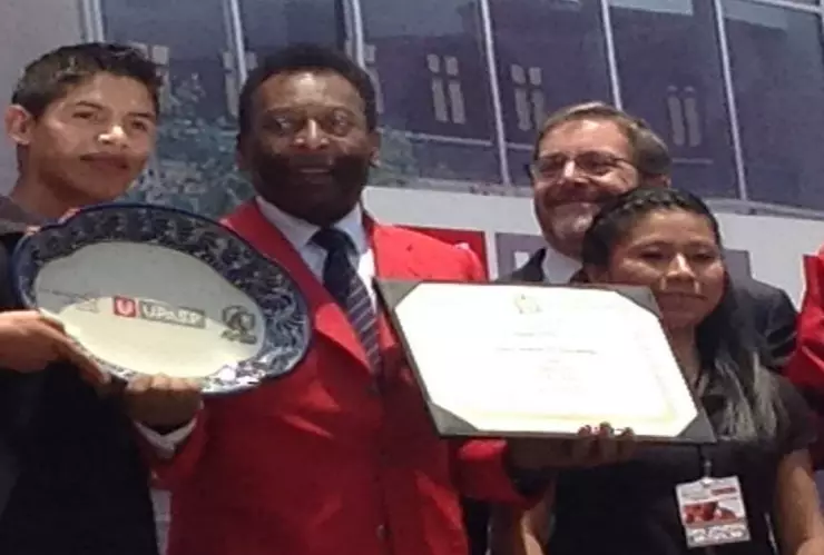 Pelé visita la ciudad de Puebla