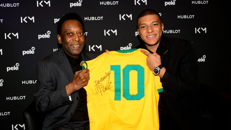 Pelé y Kylian Mbappé juntos