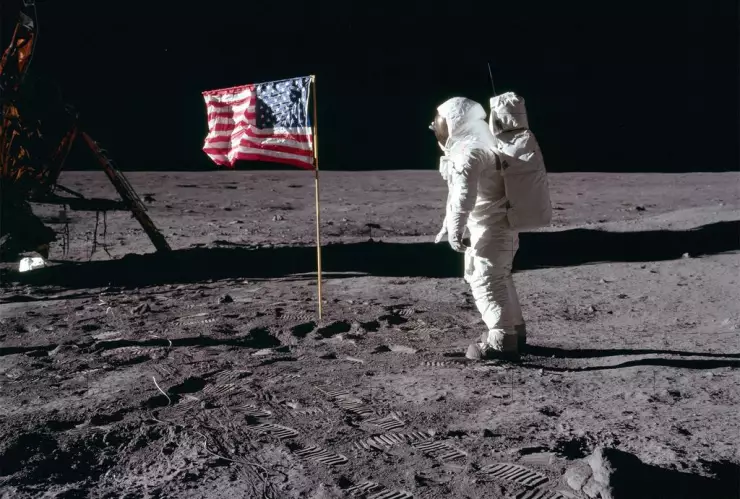 Día Internacional de la Luna