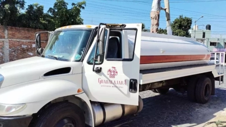 ¿Sin agua en Tlaquepaque o Tonalá? Así puedes pedir una pipa tras el megacorte del SIAPA en la ZMG de Jalisco