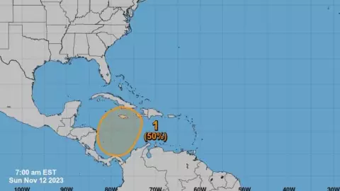 ¿Ciclón amenaza a Yucatán_ Vigilan zona de baja presión en el Mar Caribe