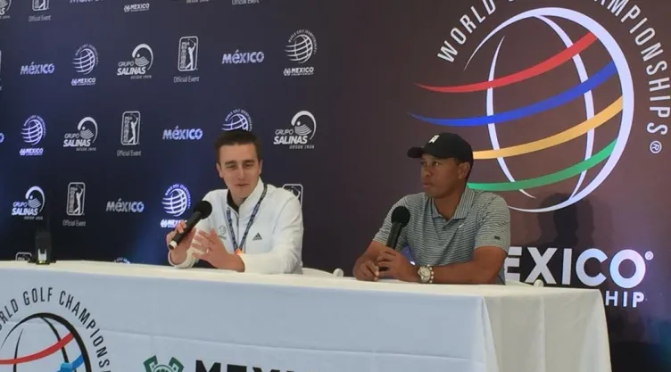 Tiger Woods en el golf en México