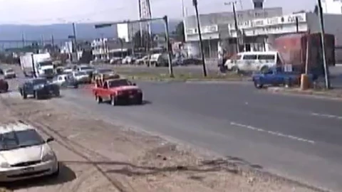 Tragedia en Hidalgo: Múltiples heridos y un fallecido en fatal accidente entre combi y camión| VIDEO