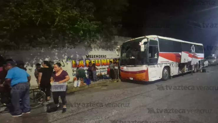 Autobús varado en autopista